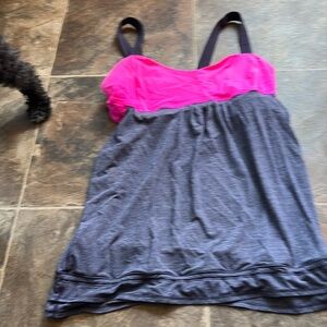 Black swan and Paris pink tank